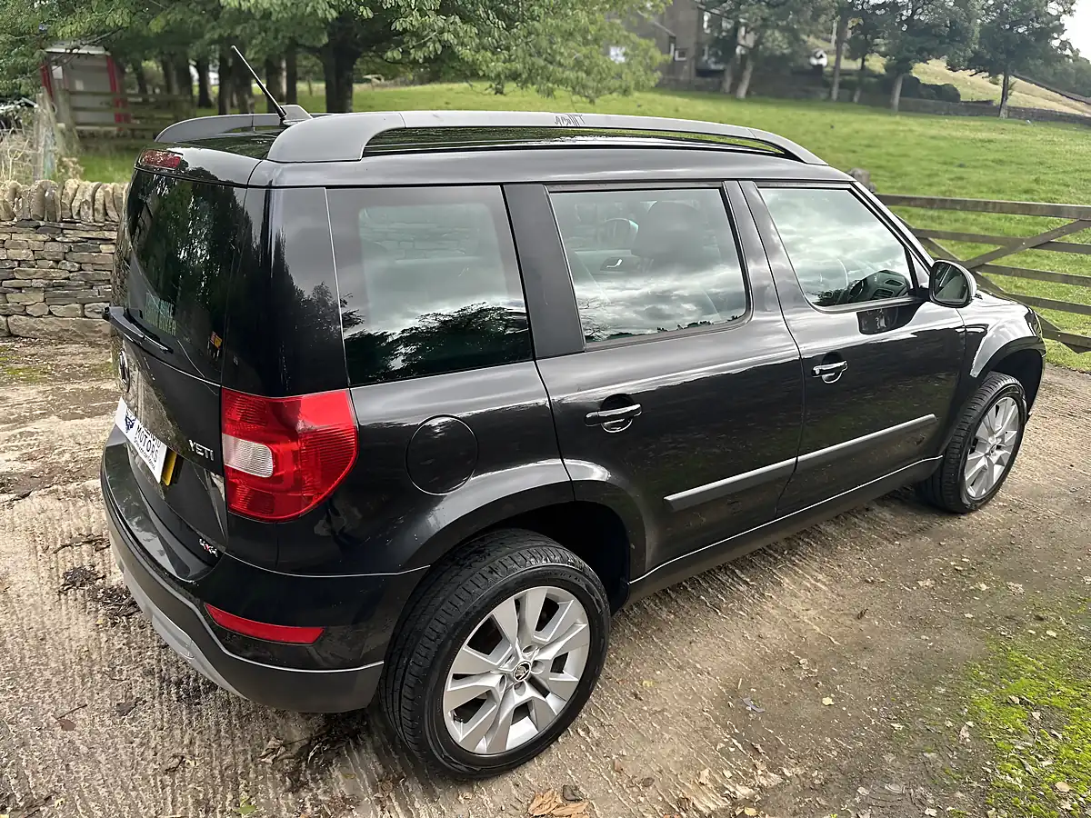 Used 2015 Skoda Yeti Elegance Black - Interior and Exterior details 19