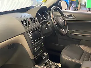 Used 2015 Skoda Yeti Elegance Grey - Interior and Exterior details 10
