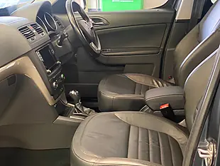 Used 2015 Skoda Yeti Elegance Grey - Interior and Exterior details 11