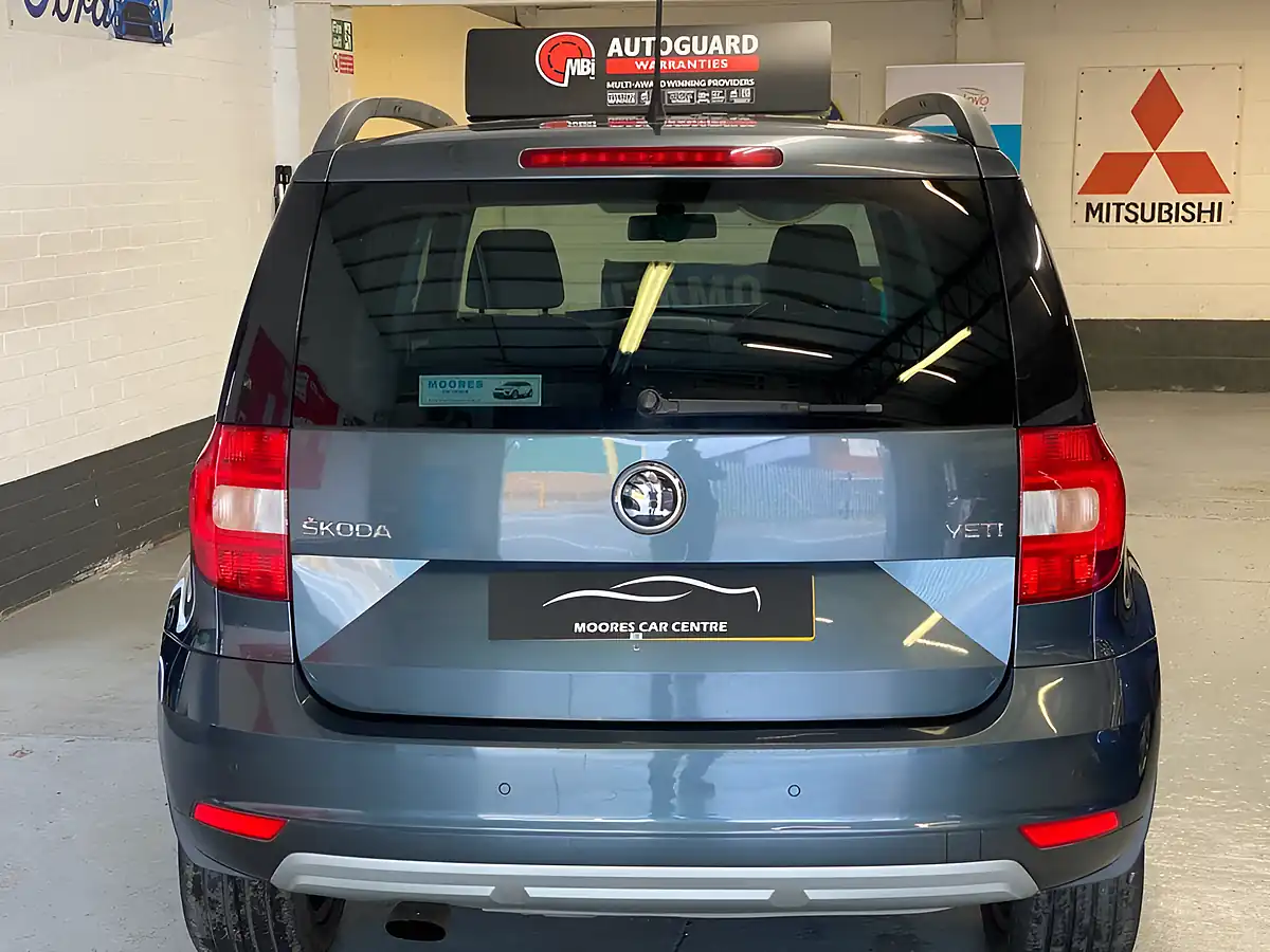 Used 2015 Skoda Yeti Elegance Grey - Interior and Exterior details 5