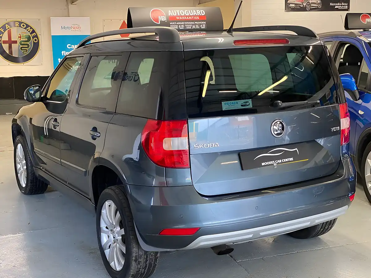 Used 2015 Skoda Yeti Elegance Grey - Interior and Exterior details 7