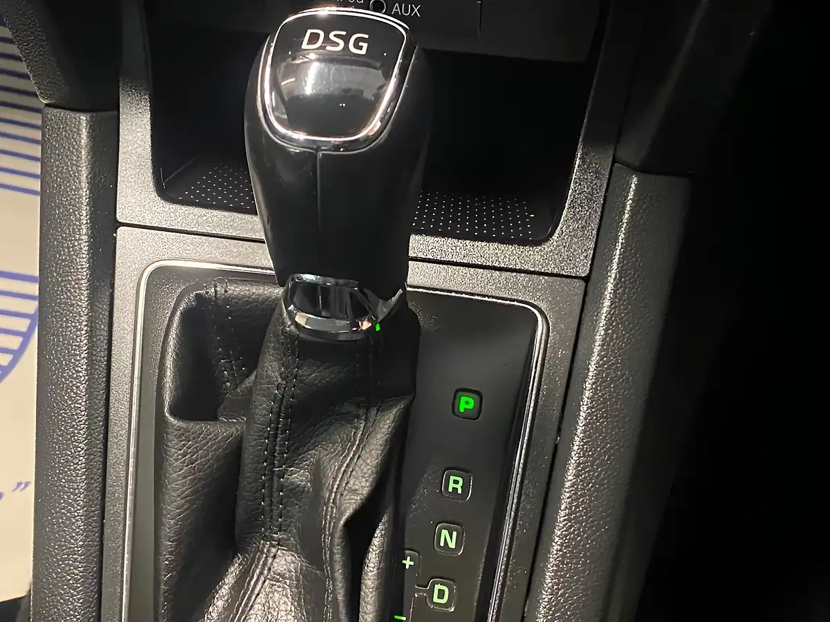 Used 2015 Skoda Yeti Elegance Grey - Interior and Exterior details 9