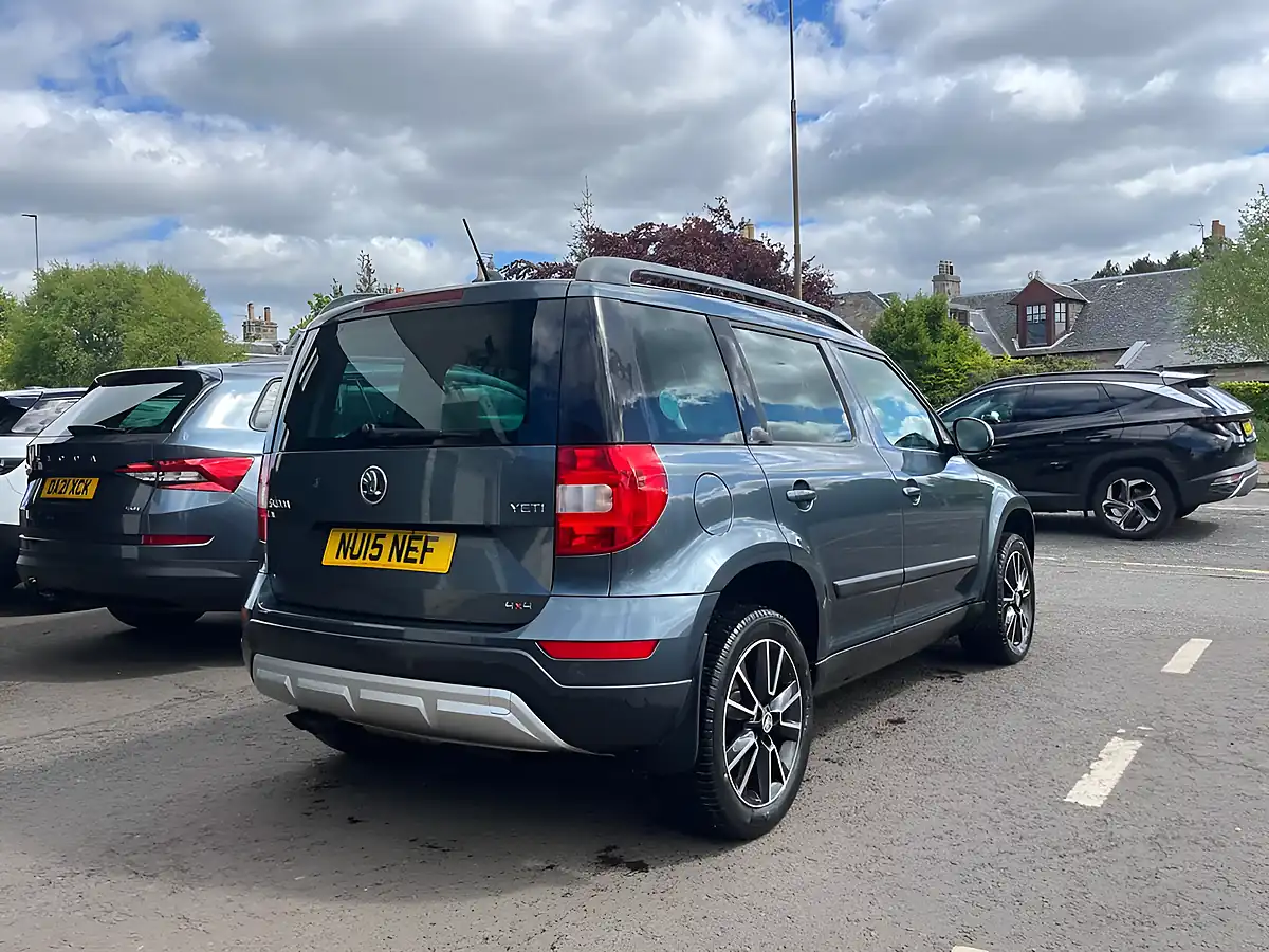 Used 2015 Skoda Yeti Elegance Grey - Interior and Exterior details 3