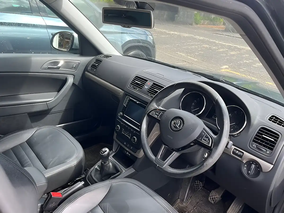 Used 2015 Skoda Yeti Elegance Grey - Interior and Exterior details 6