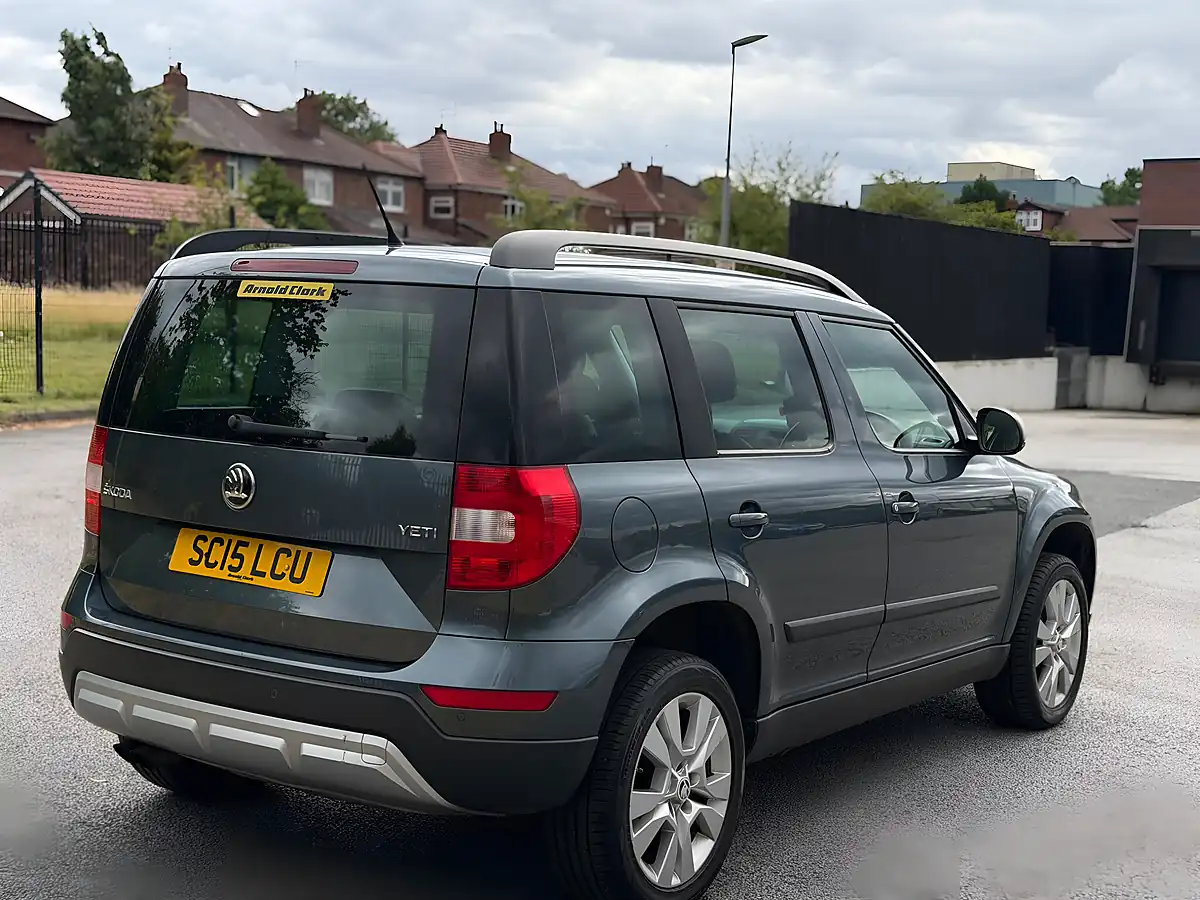 Used 2015 Skoda Yeti Elegance Outdoor Grey - Interior and Exterior details 12