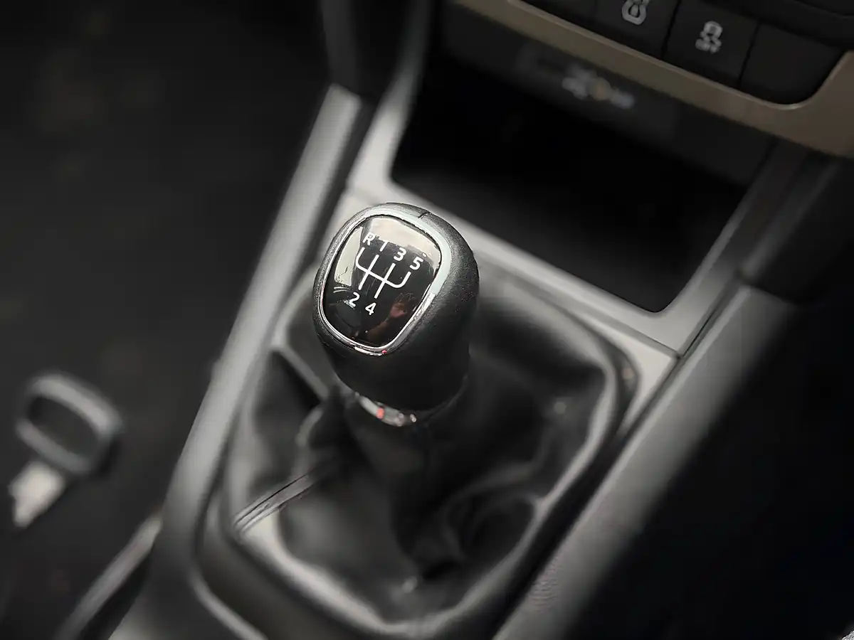 Used 2015 Skoda Yeti Elegance Outdoor Grey - Interior and Exterior details 14