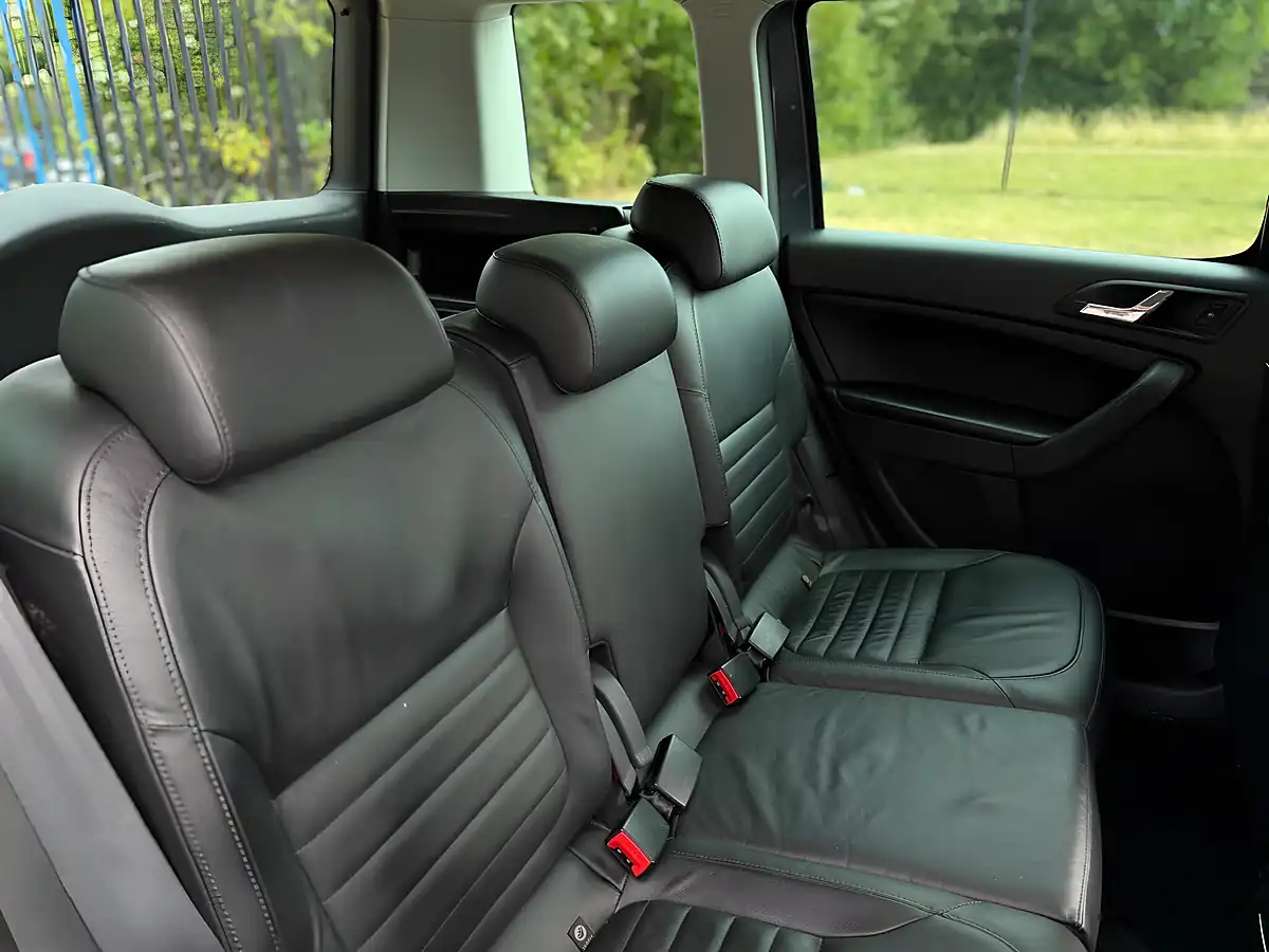 Used 2015 Skoda Yeti Elegance Outdoor Grey - Interior and Exterior details 15
