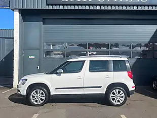 Used 2015 Skoda Yeti Elegance Outdoor White - Interior and Exterior details 2