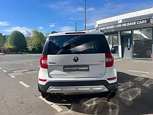 Used 2015 Skoda Yeti Elegance Outdoor White - Interior and Exterior details 9