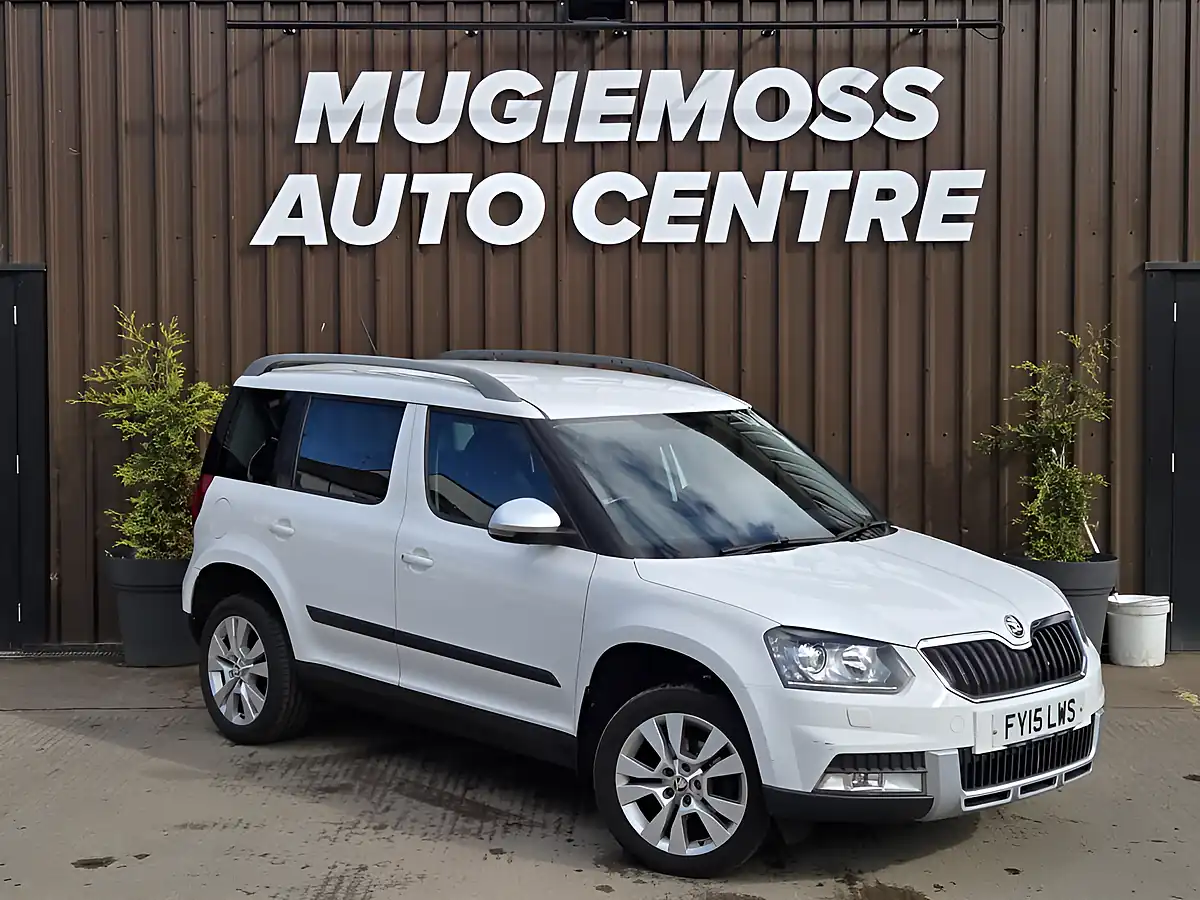 Used 2015 Skoda Yeti Elegance White - Front View