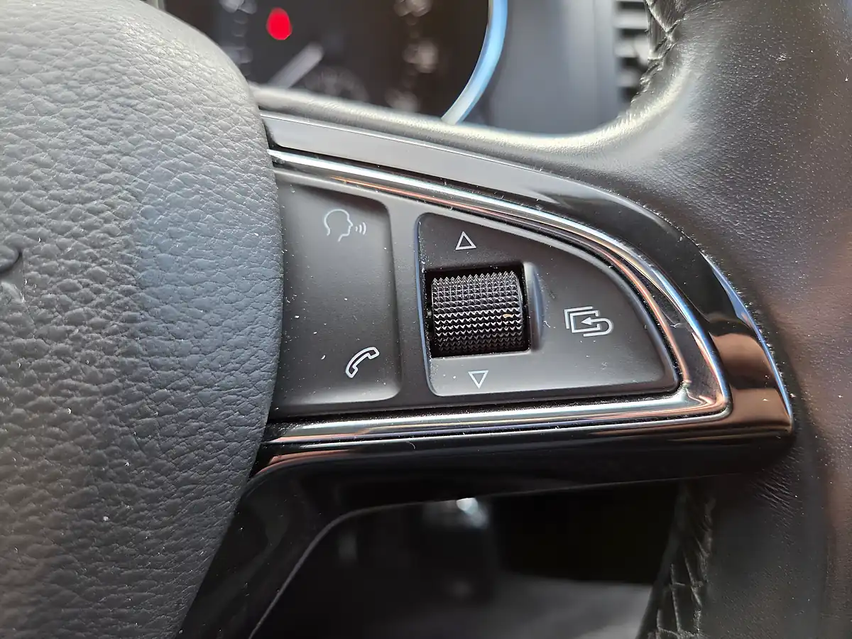 Used 2015 Skoda Yeti Elegance White - Interior and Exterior details 14