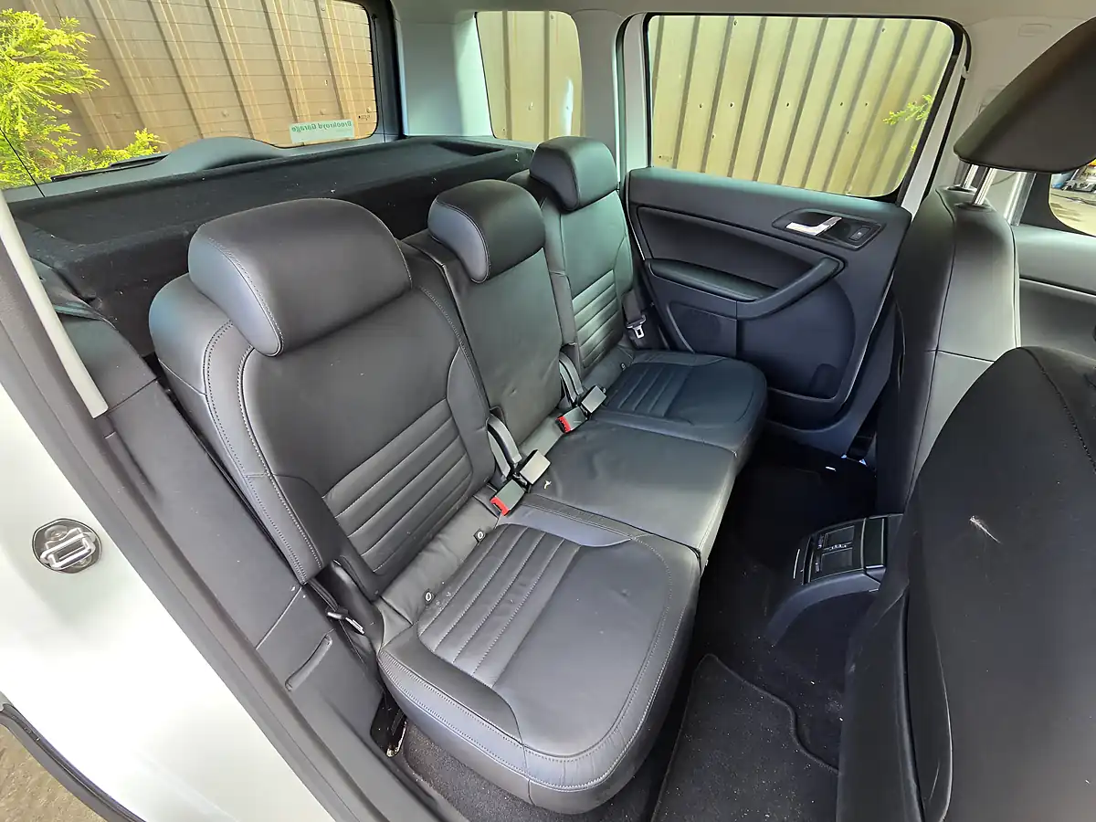 Used 2015 Skoda Yeti Elegance White - Interior and Exterior details 15