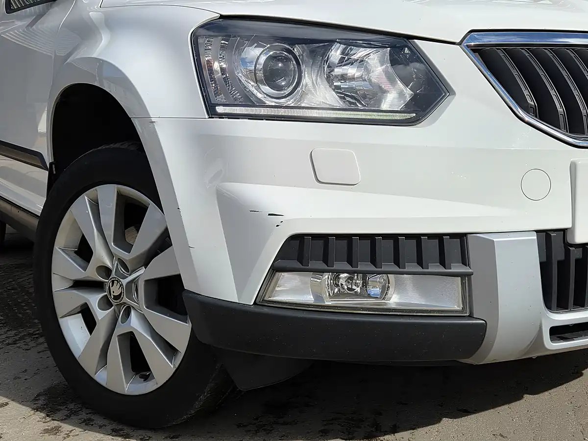 Used 2015 Skoda Yeti Elegance White - Interior and Exterior details 2