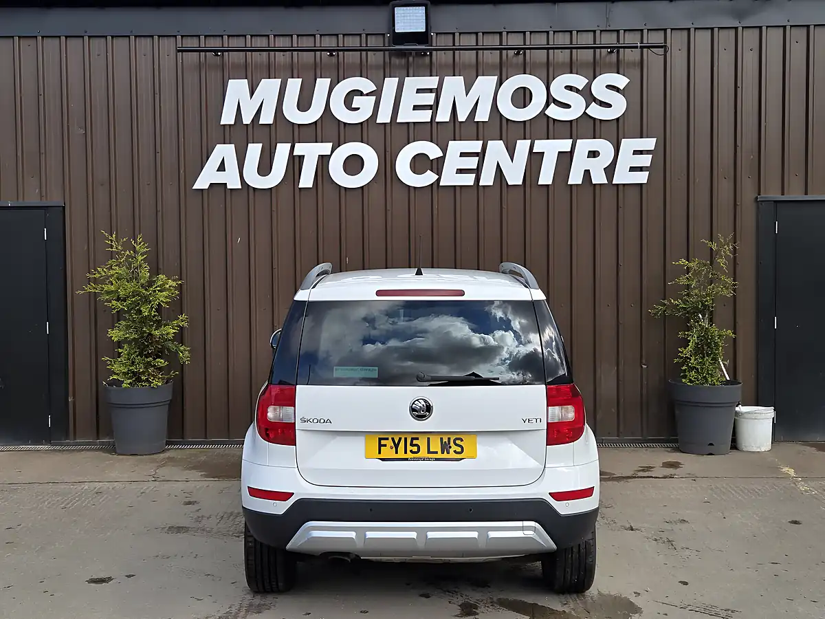 Used 2015 Skoda Yeti Elegance White - Interior and Exterior details 5