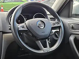 Used 2015 Skoda Yeti Elegance White - Interior and Exterior details 8