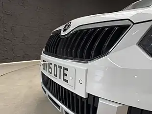 Used 2015 Skoda Yeti Laurin & Klement Outdoor White - Interior and Exterior details 11