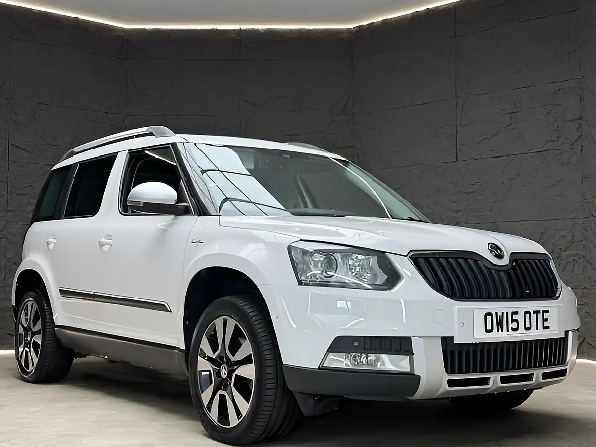 Used 2015 Skoda Yeti Laurin & Klement Outdoor White - Interior and Exterior details 14