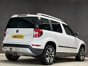 Used 2015 Skoda Yeti Laurin & Klement Outdoor White - Interior and Exterior details 17