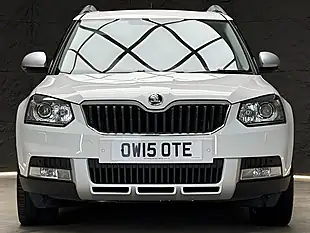 Used 2015 Skoda Yeti Laurin & Klement Outdoor White - Interior and Exterior details 3