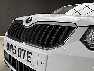 Used 2015 Skoda Yeti Laurin & Klement Outdoor White - Interior and Exterior details 5