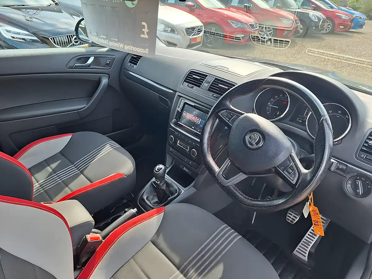 Used 2015 Skoda Yeti Monte Carlo Grey - Interior and Exterior details 11