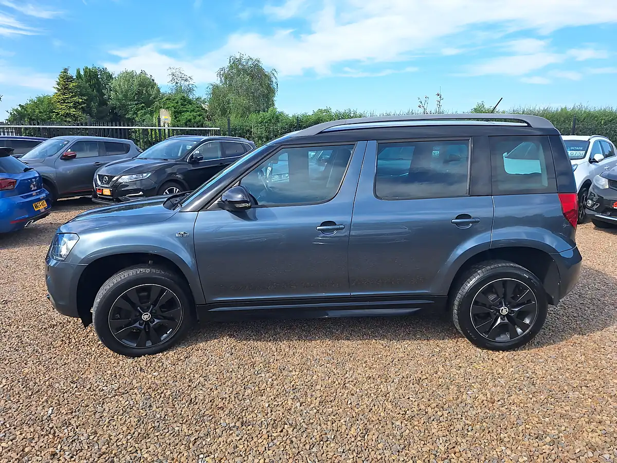 Used 2015 Skoda Yeti Monte Carlo Grey - Interior and Exterior details 12