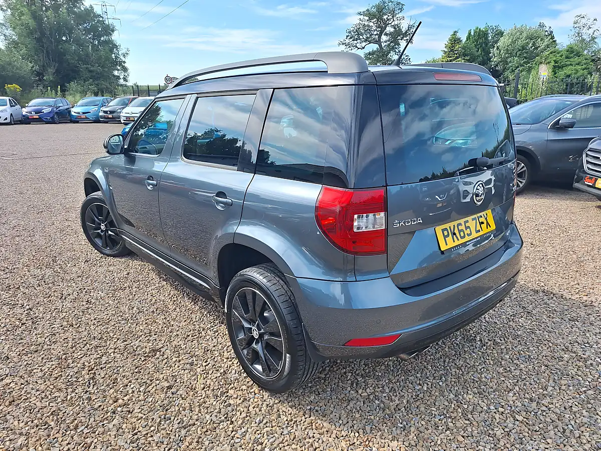 Used 2015 Skoda Yeti Monte Carlo Grey - Interior and Exterior details 14