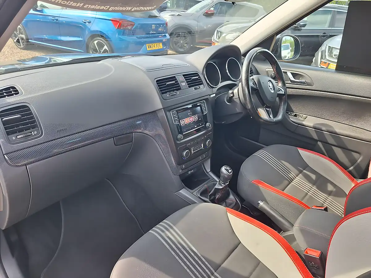 Used 2015 Skoda Yeti Monte Carlo Grey - Interior and Exterior details 2