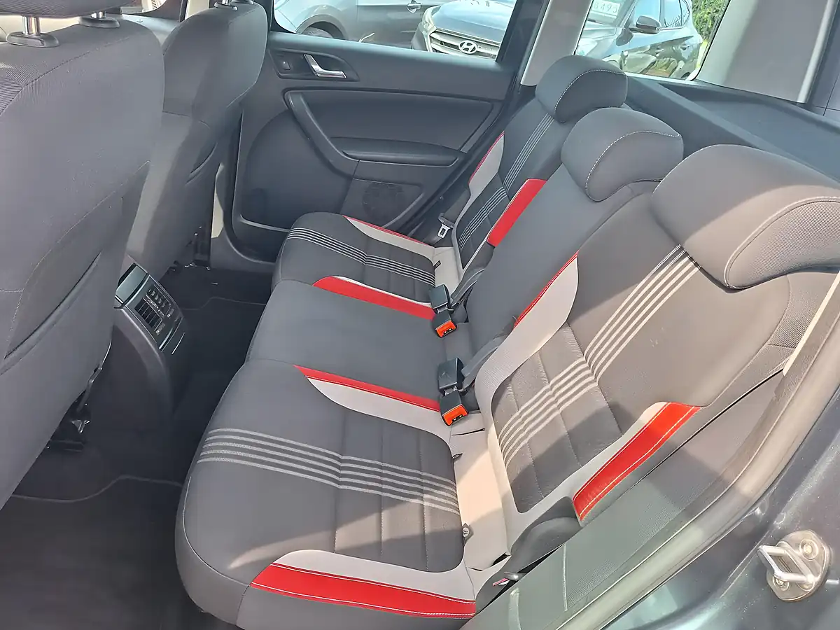 Used 2015 Skoda Yeti Monte Carlo Grey - Interior and Exterior details 4