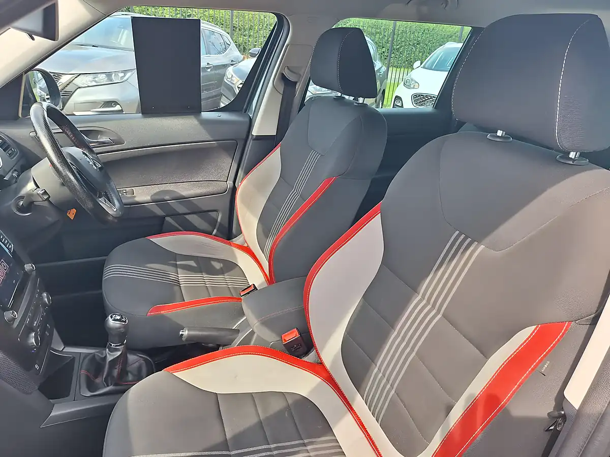 Used 2015 Skoda Yeti Monte Carlo Grey - Interior and Exterior details 7