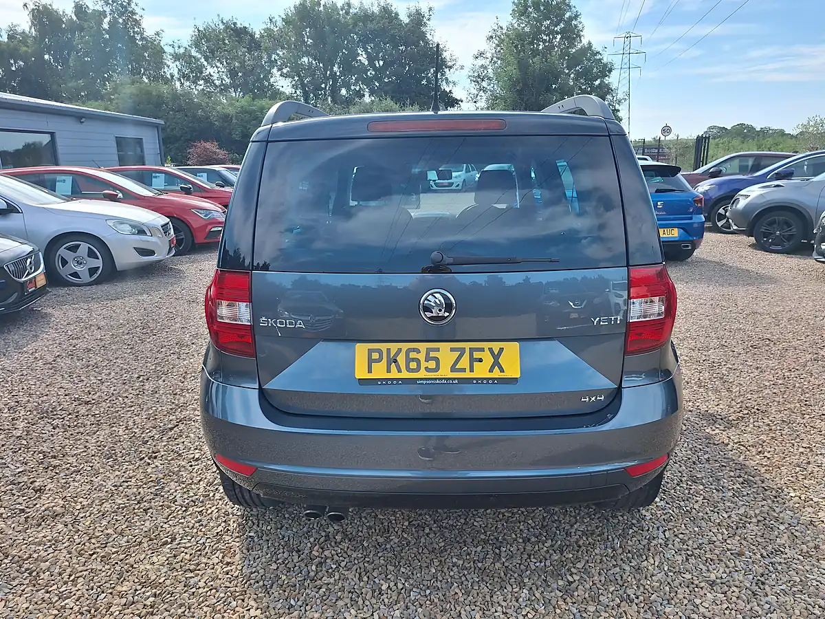 Used 2015 Skoda Yeti Monte Carlo Grey - Interior and Exterior details 8