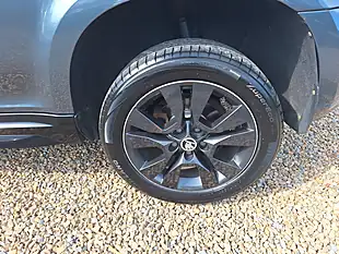 Used 2015 Skoda Yeti Monte Carlo Grey - Interior and Exterior details 9