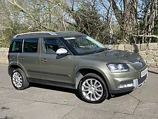 Used 2015 Skoda Yeti Outdoor Green - Interior and Exterior details 2