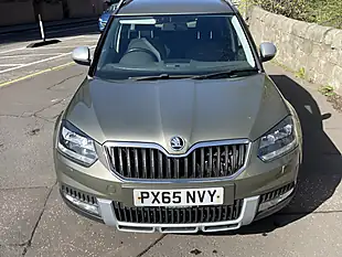 Used 2015 Skoda Yeti Outdoor Green - Interior and Exterior details 5