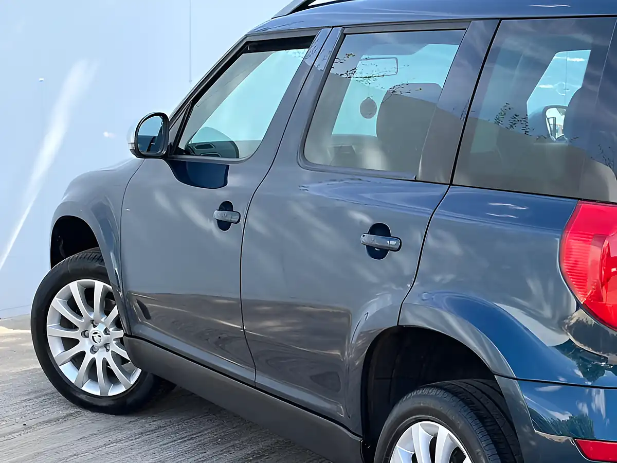 Used 2015 Skoda Yeti Outdoor Se Pacific Blue - Interior and Exterior details 15