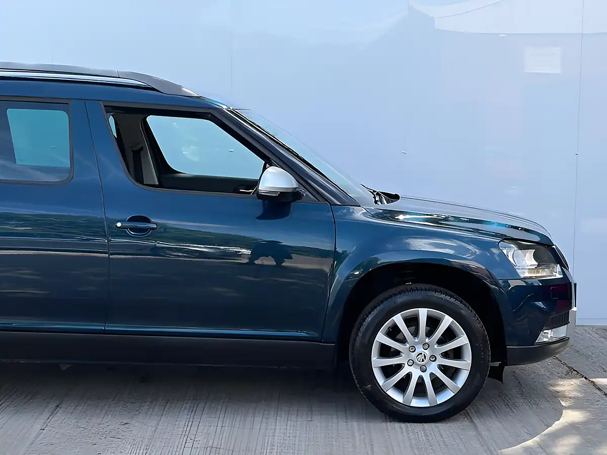 Used 2015 Skoda Yeti Outdoor Se Pacific Blue - Interior and Exterior details 9
