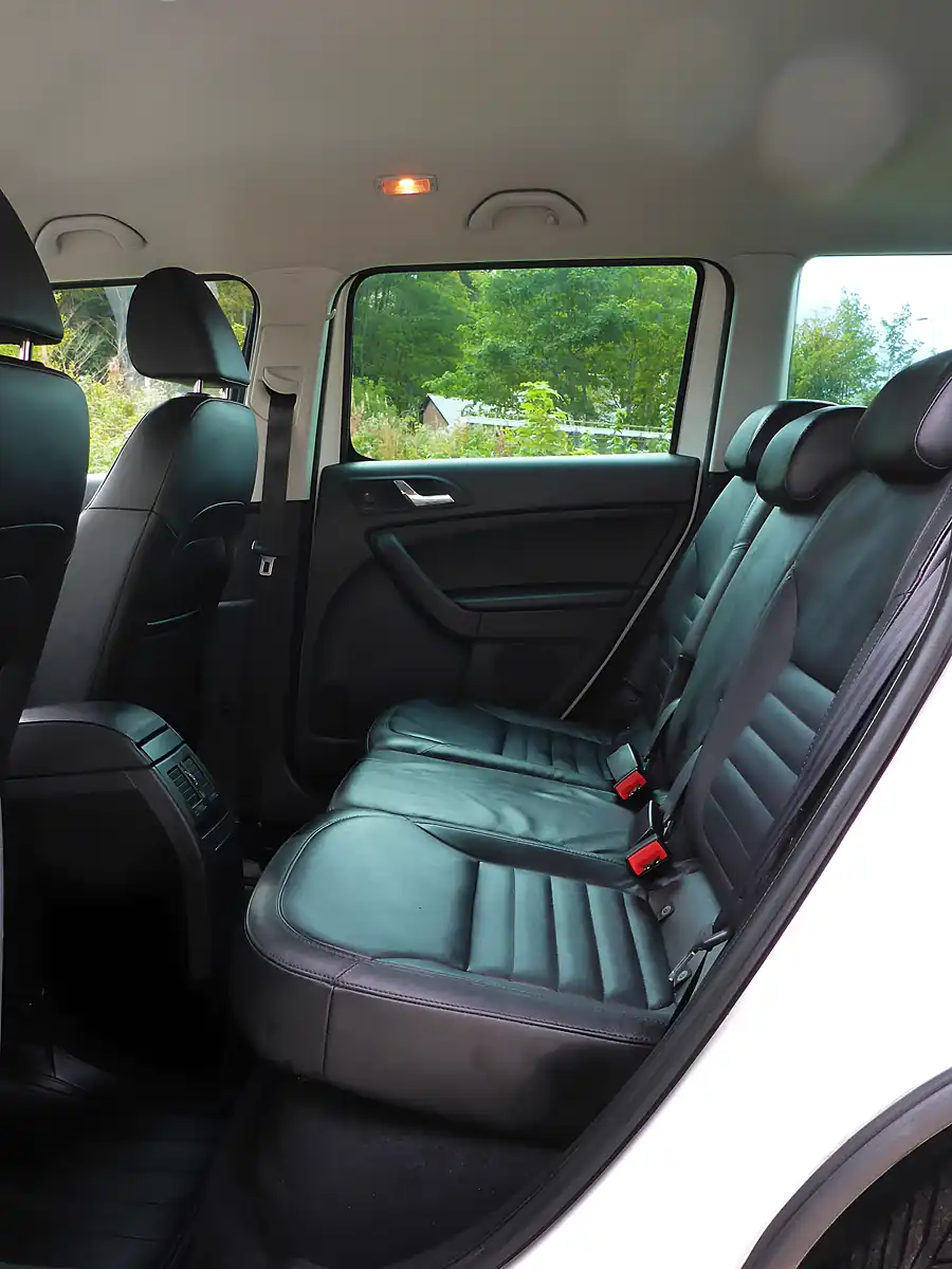 Used 2015 Skoda Yeti Outdoor Special Edition - Interior and Exterior details 6