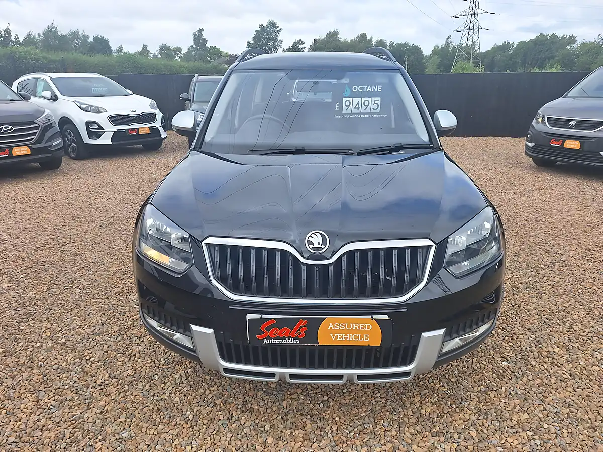 Used 2015 Skoda Yeti S Outdoor Black - Interior and Exterior details 13