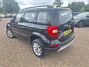 Used 2015 Skoda Yeti S Outdoor Black - Interior and Exterior details 5