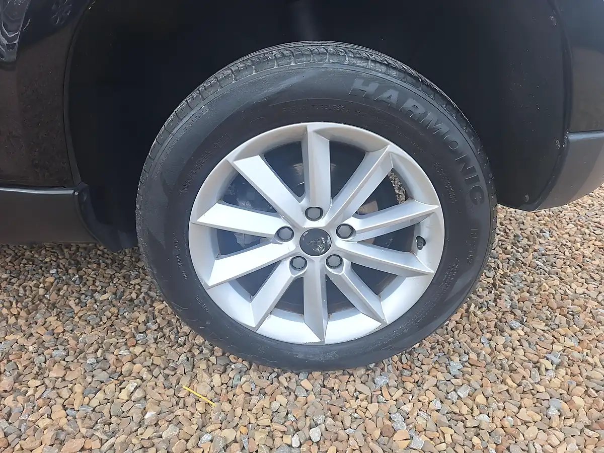 Used 2015 Skoda Yeti S Outdoor Black - Interior and Exterior details 7