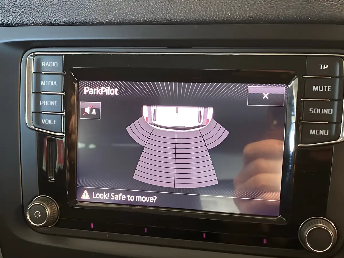 Used 2015 Skoda Yeti Se Business Outdoor Grey - Interior and Exterior details 15