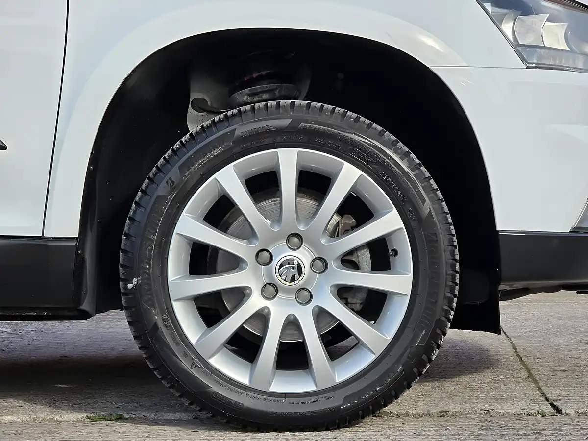 Used 2015 Skoda Yeti Se Business White - Interior and Exterior details 10