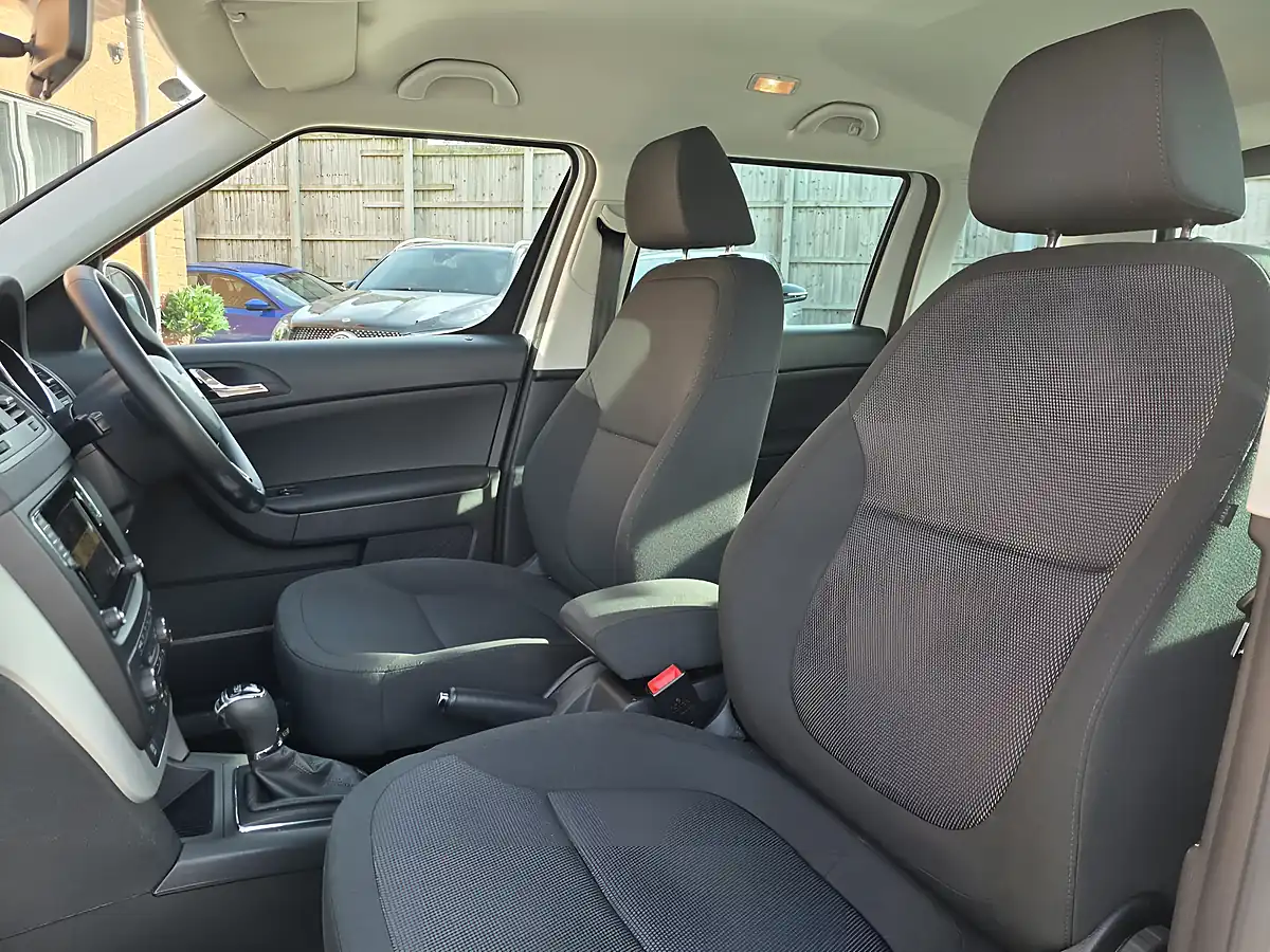 Used 2015 Skoda Yeti Se Business White - Interior and Exterior details 13