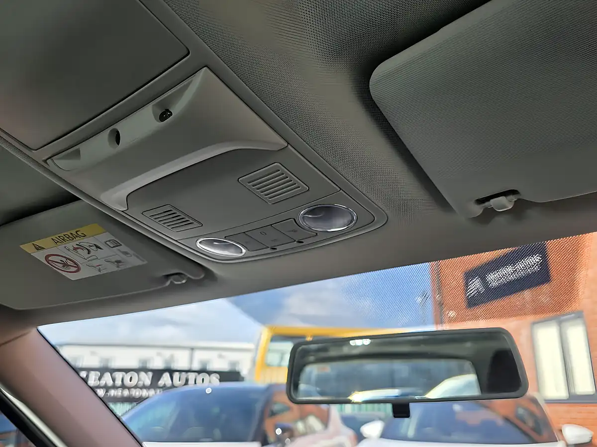 Used 2015 Skoda Yeti Se Business White - Interior and Exterior details 14