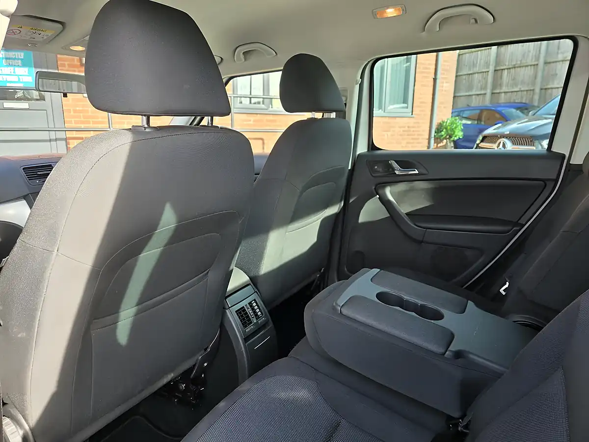 Used 2015 Skoda Yeti Se Business White - Interior and Exterior details 18