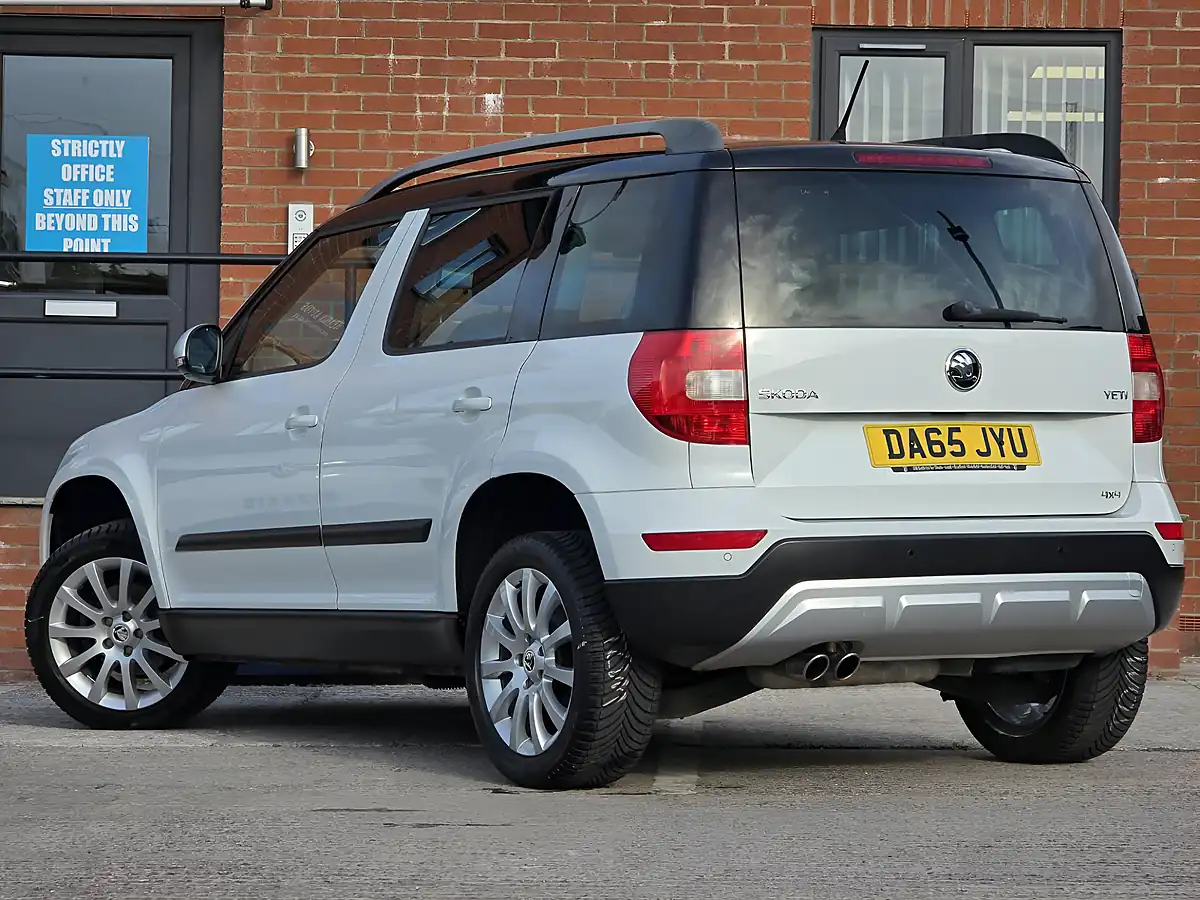 Used 2015 Skoda Yeti Se Business White - Interior and Exterior details 2
