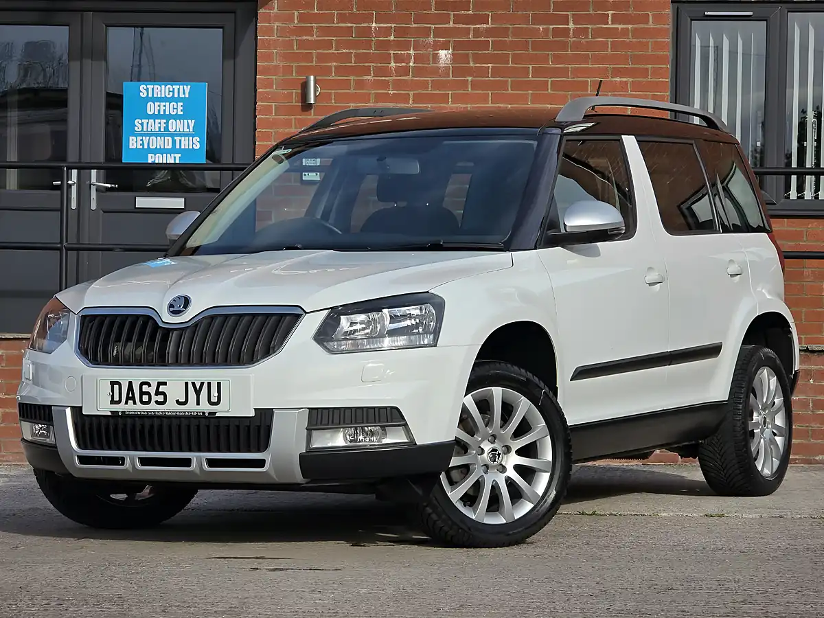 Used 2015 Skoda Yeti Se Business White - Interior and Exterior details 5