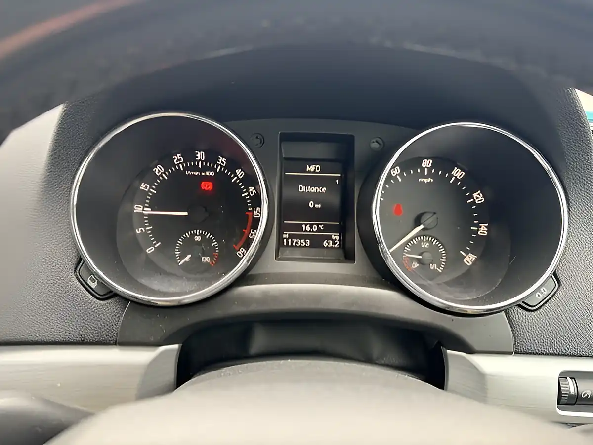 Used 2015 Skoda Yeti Se Grey - Interior and Exterior details 10