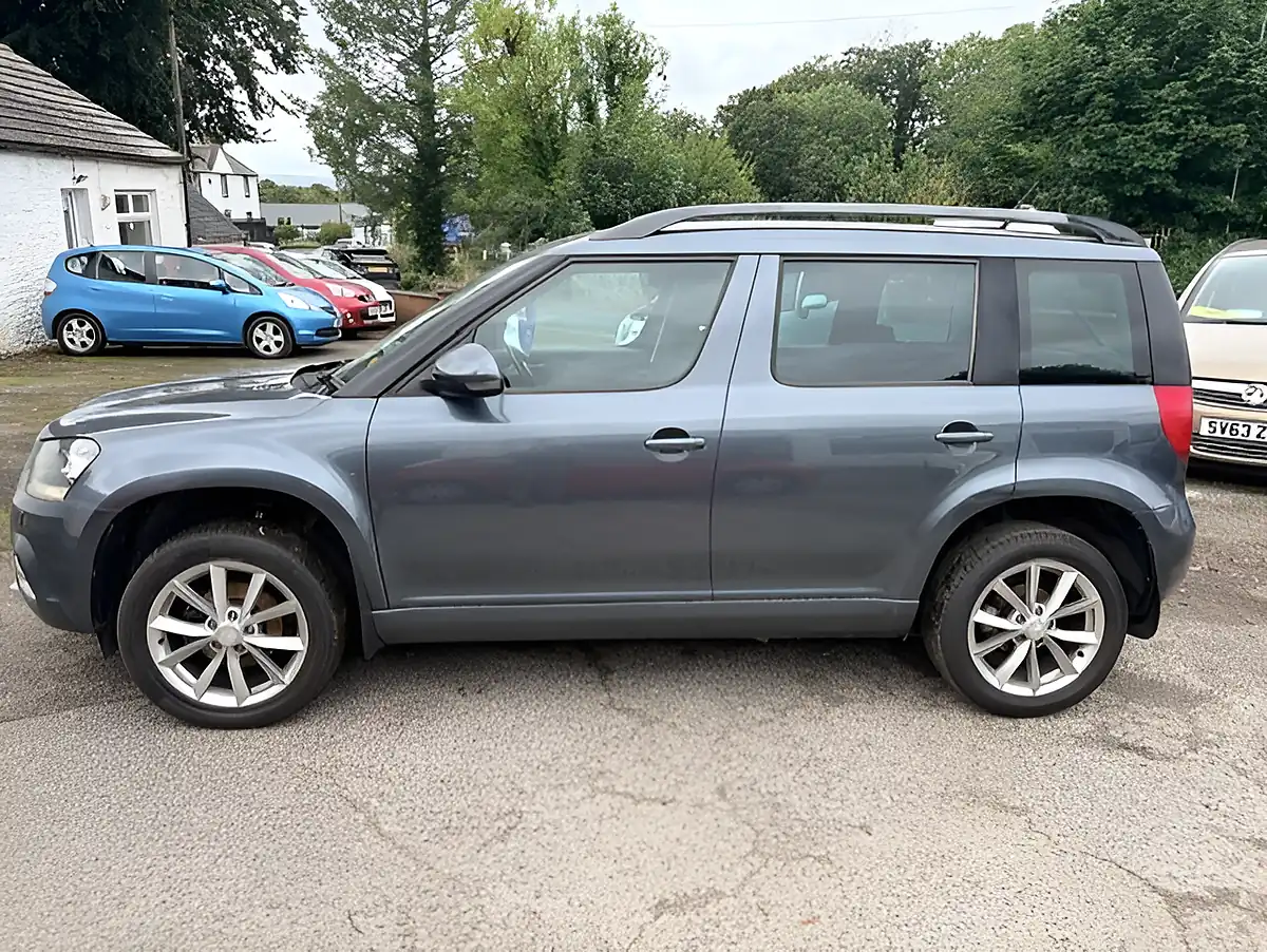 Used 2015 Skoda Yeti Se Grey - Interior and Exterior details 2