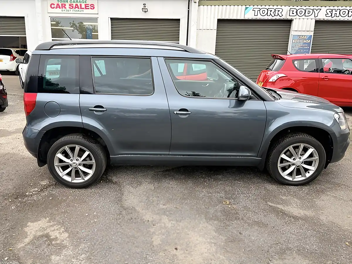 Used 2015 Skoda Yeti Se Grey - Interior and Exterior details 4